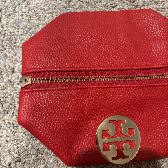 Tory Burch Red Pebbled Leather Logo Clutch Handbag - Picture 3 of 7